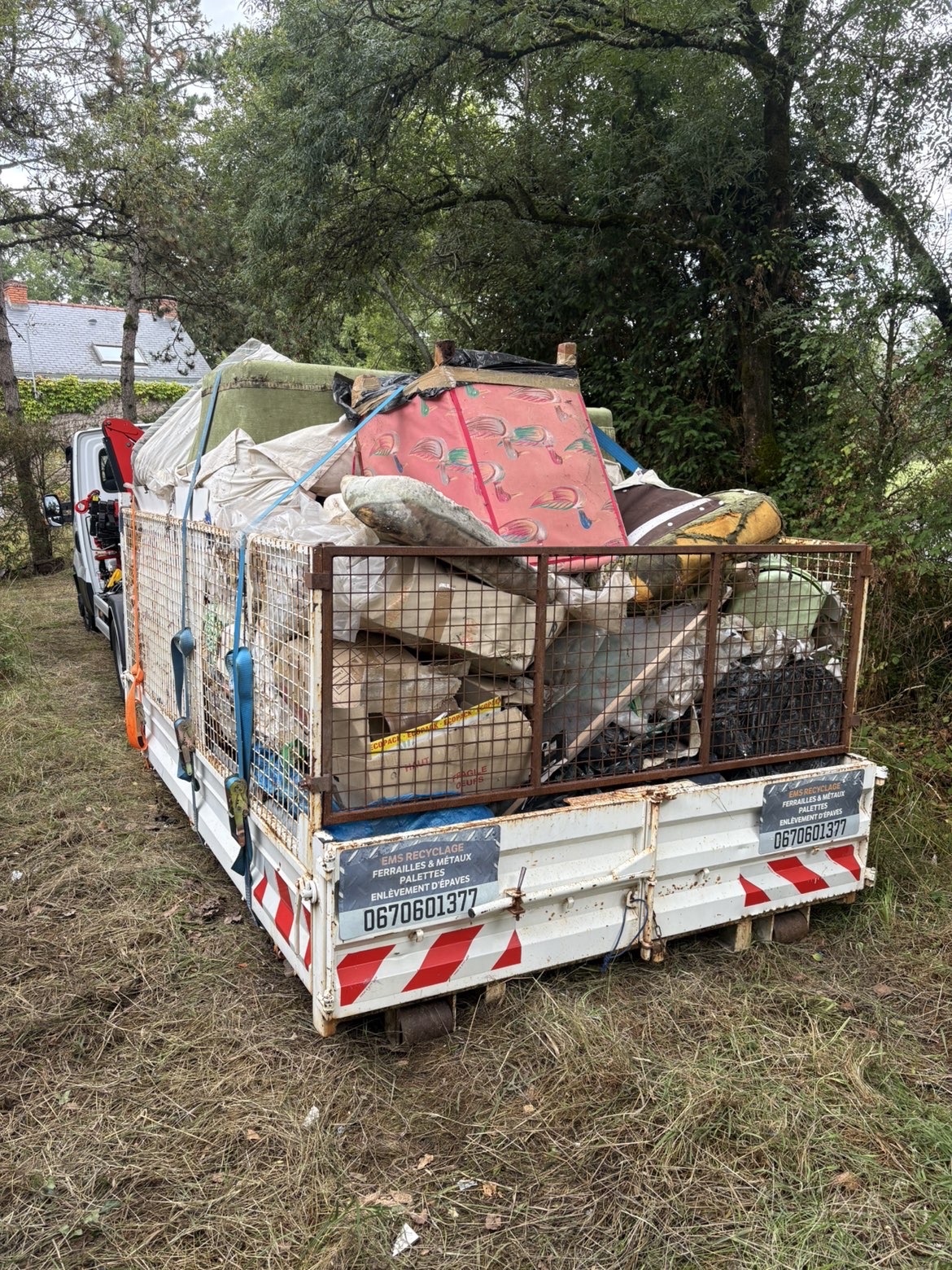 Benne de chantier EMS prete a l emploi